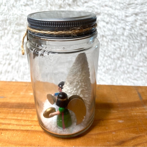 Winter Wonderland Christmas Angel Snow Globe Scene Christmas Decor - Picture 7 of 7